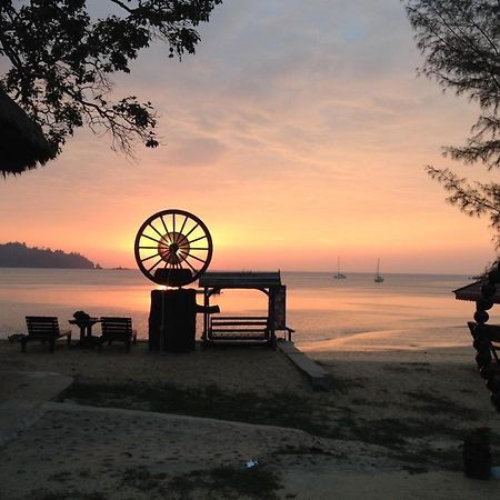 Hotel The Sun Koh Phayam Exterior foto