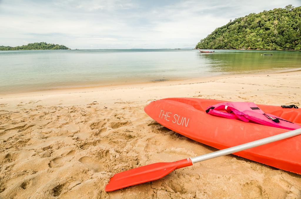 Hotel The Sun Koh Phayam Exterior foto