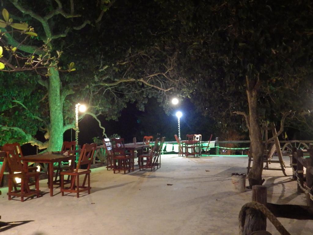 Hotel The Sun Koh Phayam Exterior foto