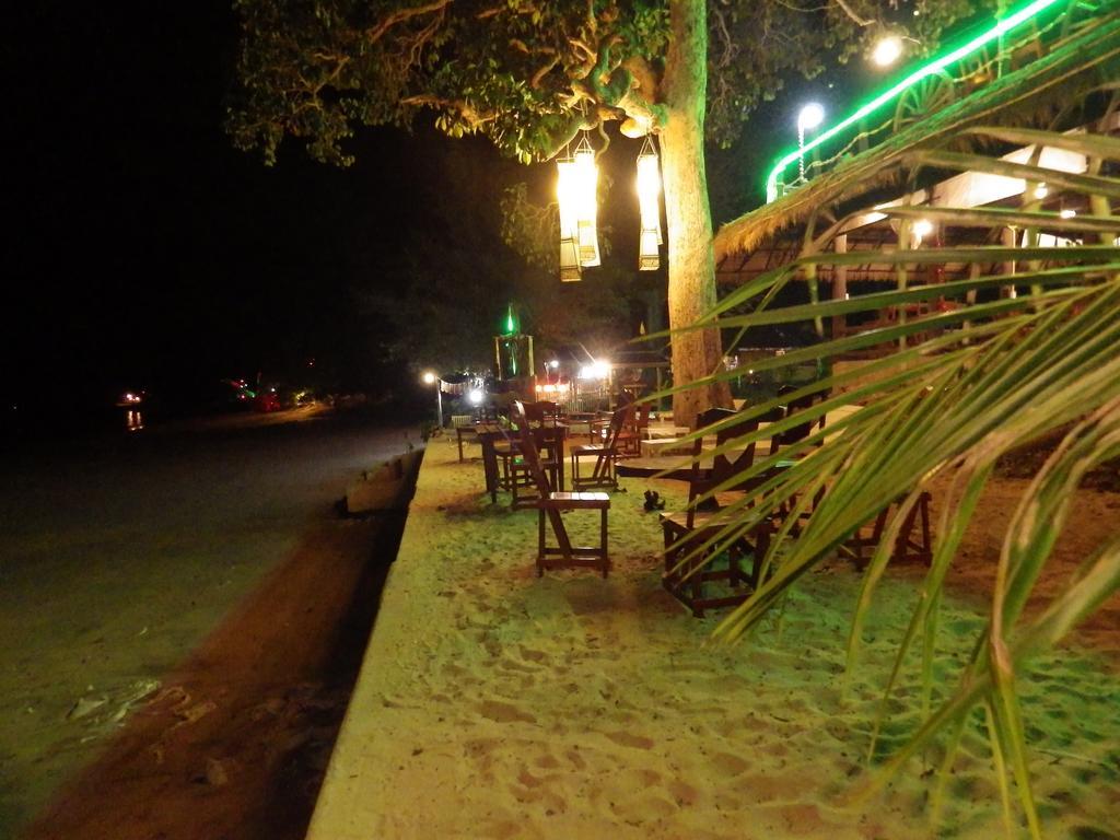 Hotel The Sun Koh Phayam Exterior foto