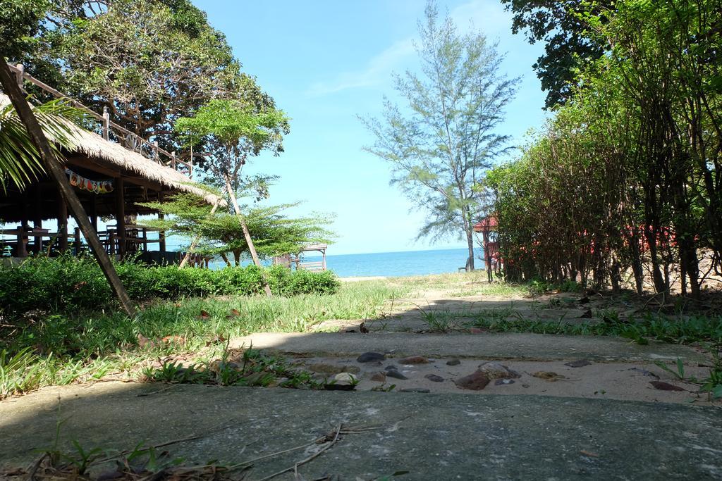 Hotel The Sun Koh Phayam Exterior foto