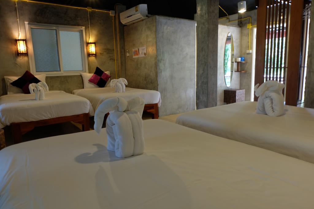 Hotel The Sun Koh Phayam Exterior foto
