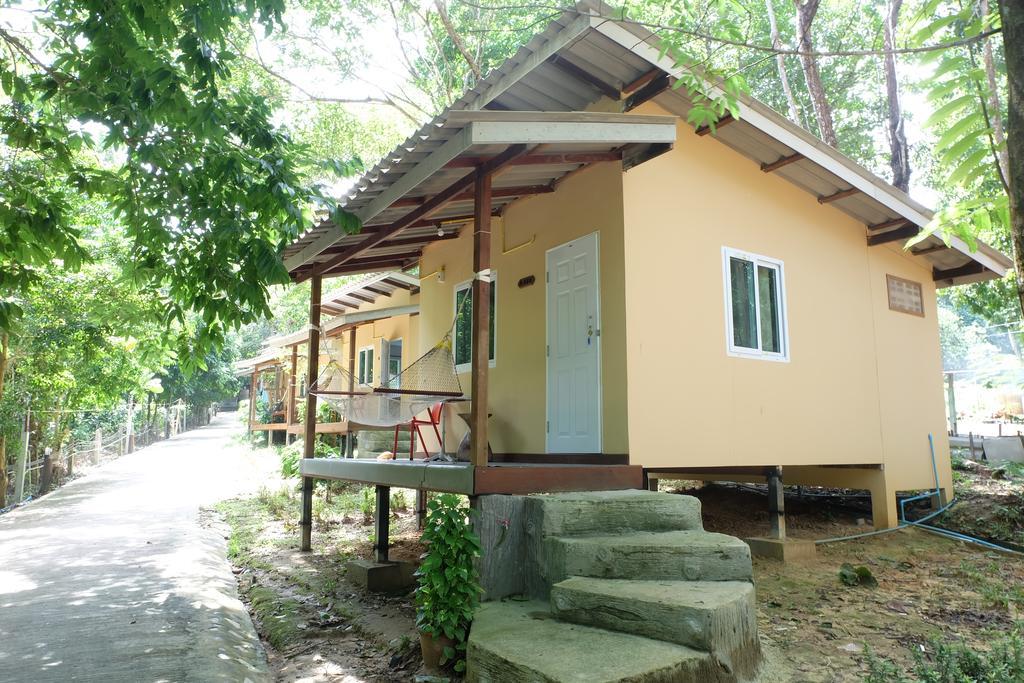 Hotel The Sun Koh Phayam Exterior foto