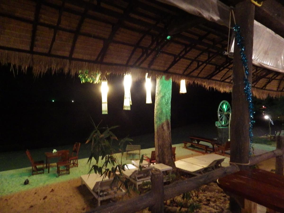 Hotel The Sun Koh Phayam Exterior foto