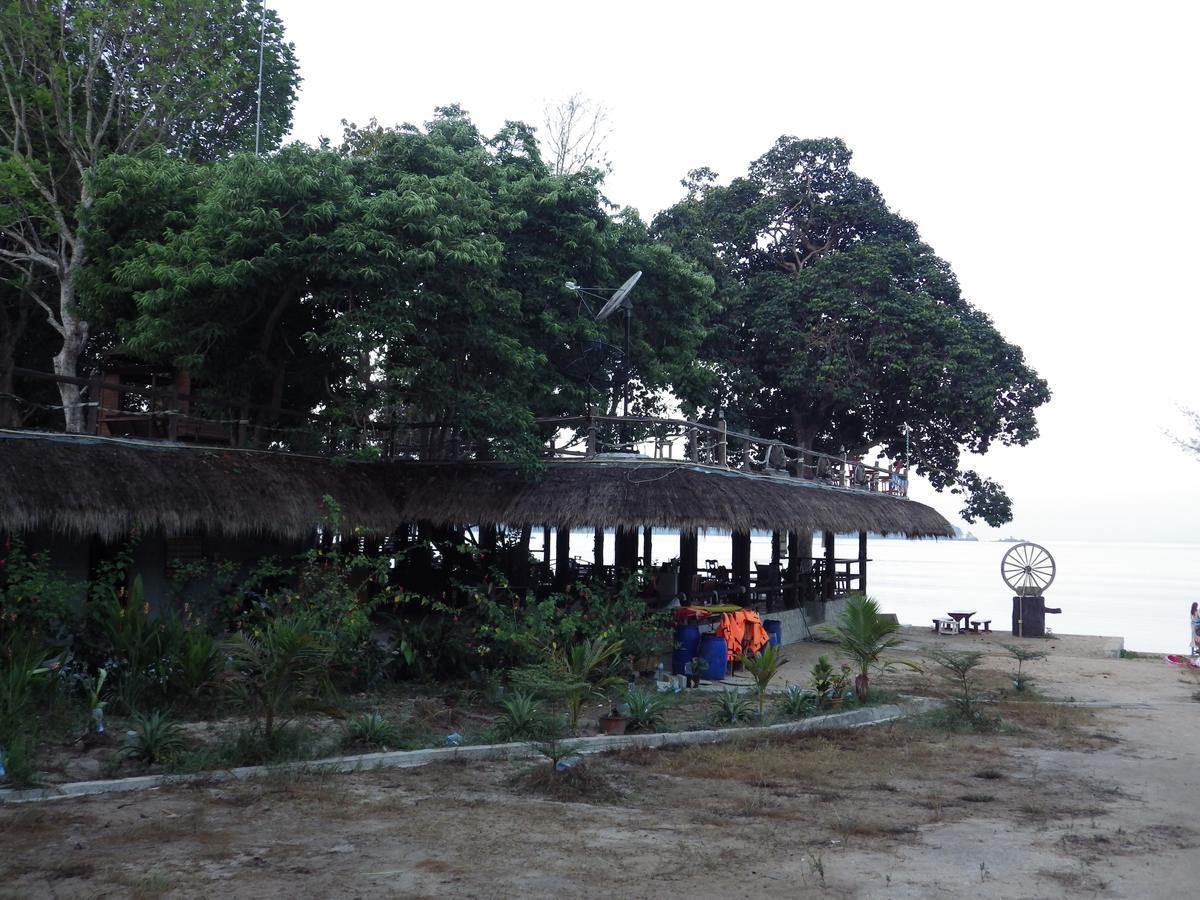 Hotel The Sun Koh Phayam Exterior foto