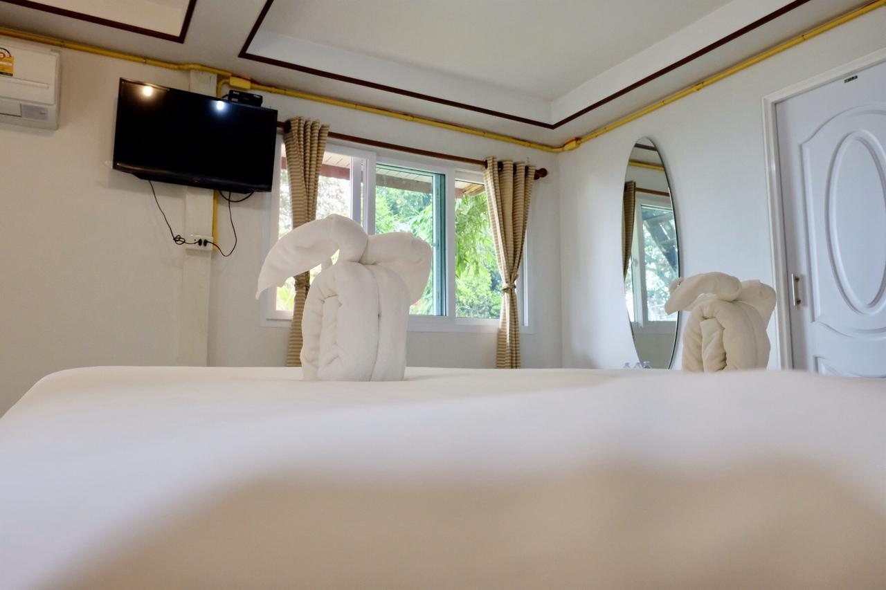 Hotel The Sun Koh Phayam Exterior foto