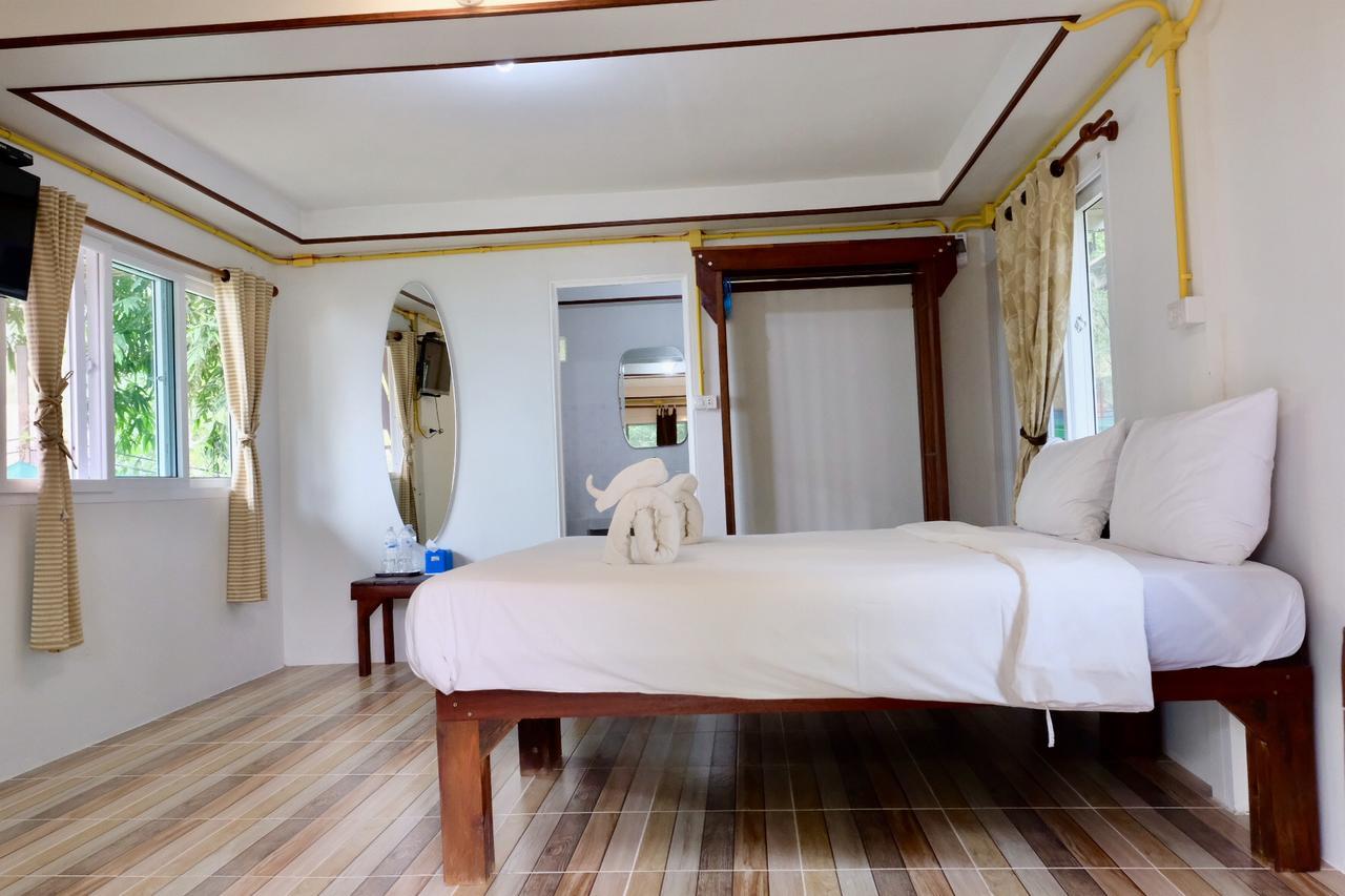 Hotel The Sun Koh Phayam Exterior foto