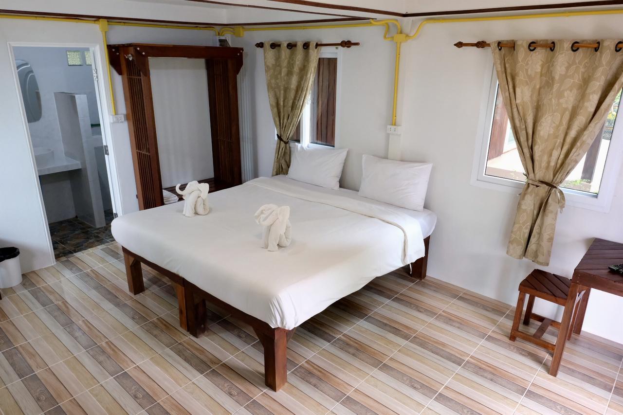 Hotel The Sun Koh Phayam Exterior foto