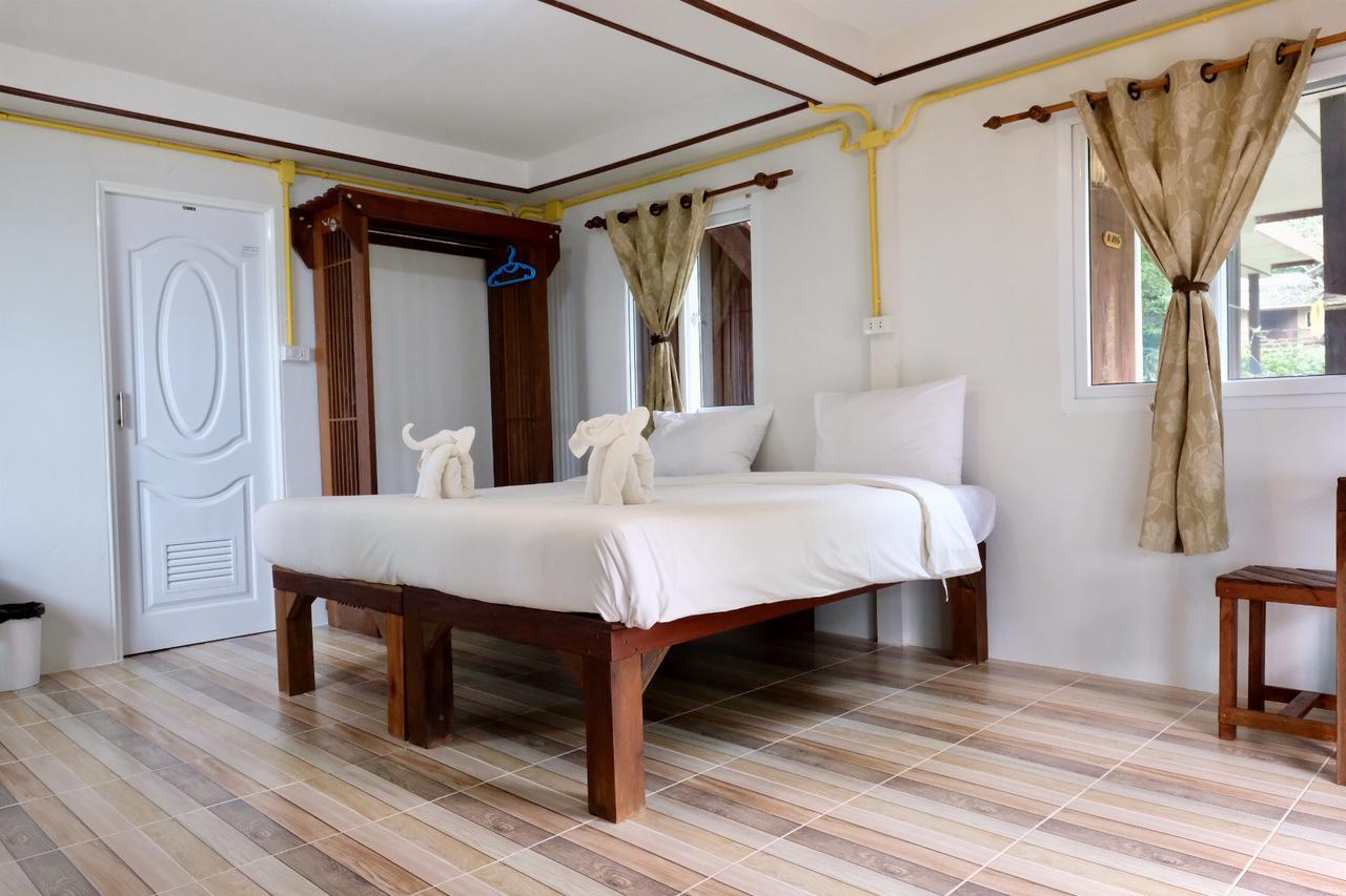 Hotel The Sun Koh Phayam Exterior foto