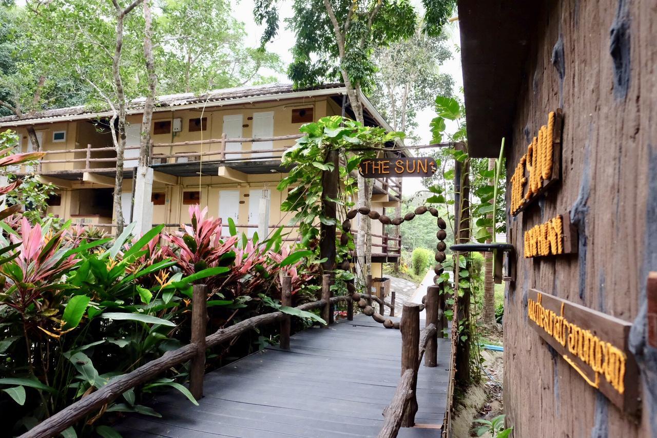 Hotel The Sun Koh Phayam Exterior foto