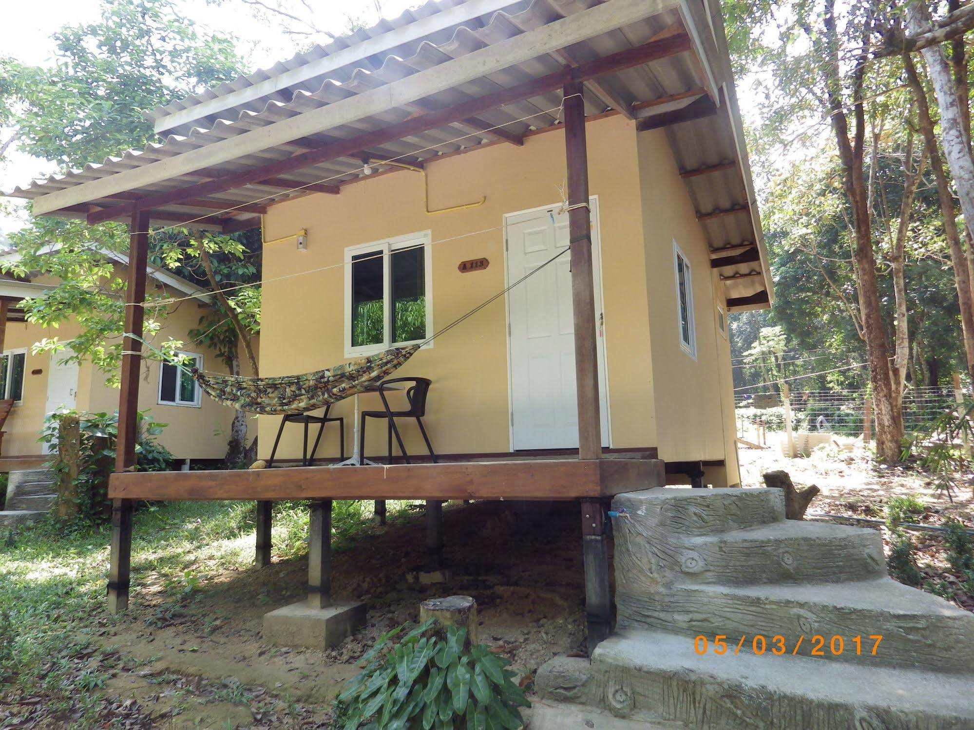 Hotel The Sun Koh Phayam Exterior foto