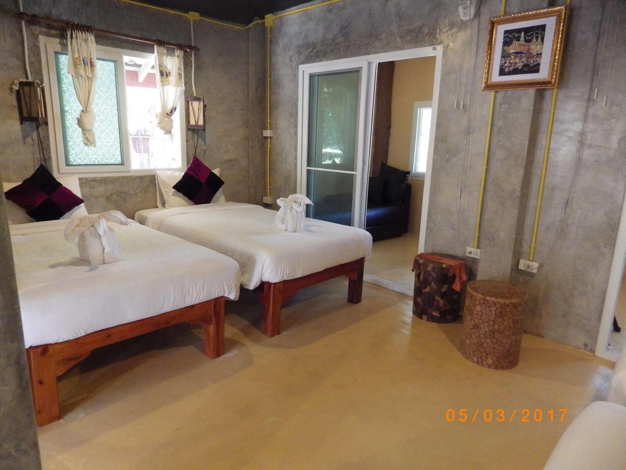 Hotel The Sun Koh Phayam Exterior foto