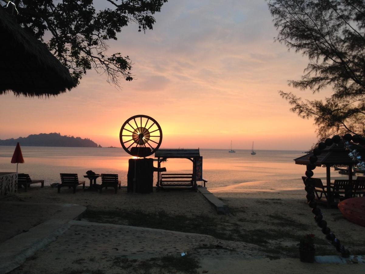 Hotel The Sun Koh Phayam Exterior foto